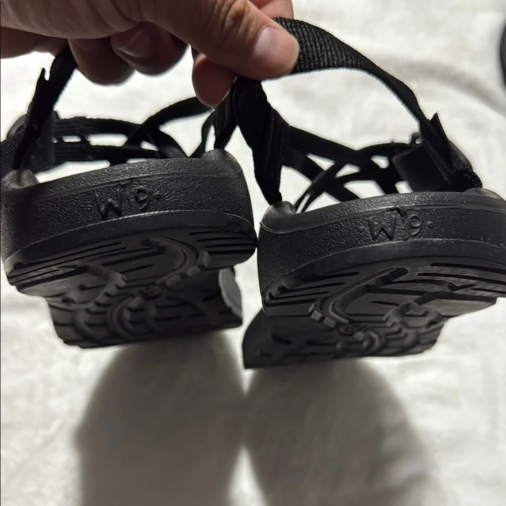 Chaco Black Adventure Sandals with Adjustable Straps size 9 - Picture 7 of 8